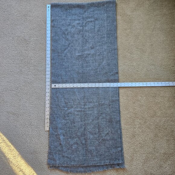 NWOT Woven Wool Scarf Grey - Picture 5 of 5